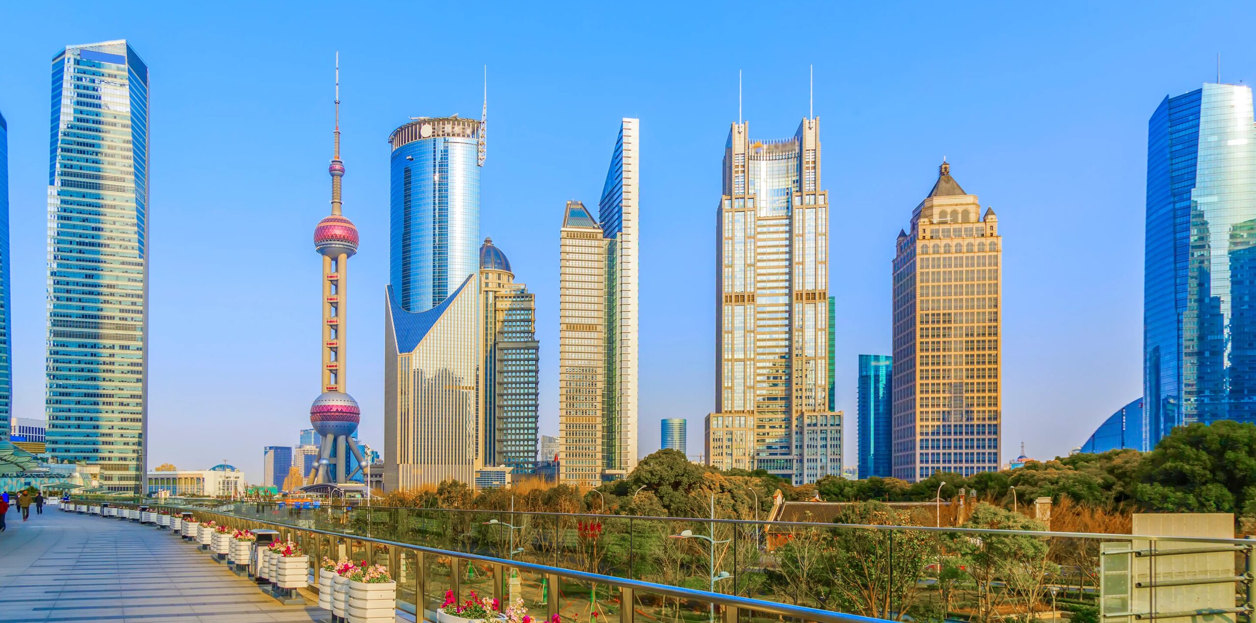 Top Reasons to Use Chauffeur Services in the UAE